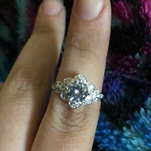 .925 Sterling silver flower ring